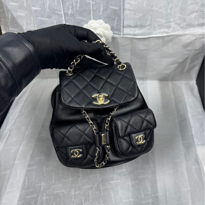 全新大全配帶膜🈶️購證❤️ #香奈兒 #黑金 牛皮 #青蛙包 #duma #雙肩包-7