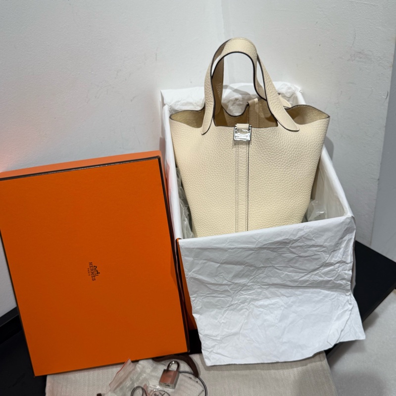 全新大全配🈶️22年購證❤️ 愛馬仕 #奶油白 #銀扣 #菜籃子18 #picotin-7