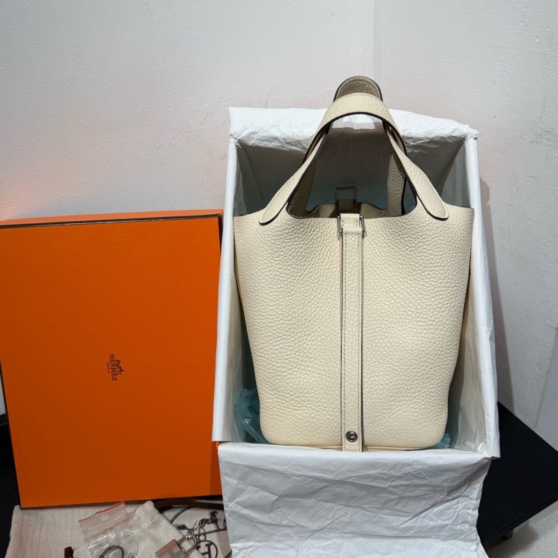 全新大全配🈶️22年購證❤️ 愛馬仕 #奶油白 #銀扣 #菜籃子18 #picotin-10