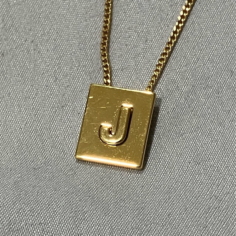 特價🉐【全新】CELINE金色黃銅ALPHABET字母J頸鍊-1
