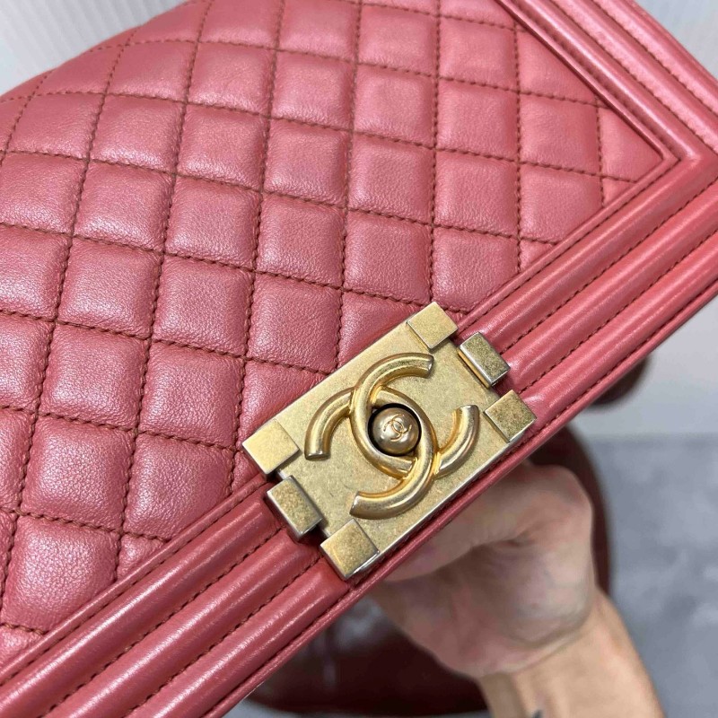 CHANEL 香奈兒 Leboy 中號 粉色金釦牛皮肩背包斜背包-3