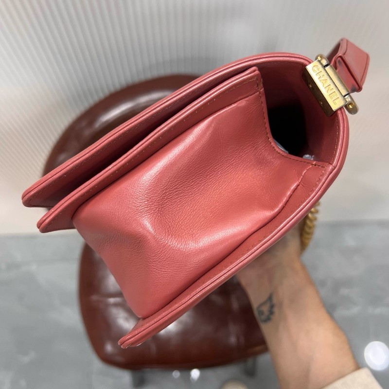 CHANEL 香奈兒 Leboy 中號 粉色金釦牛皮肩背包斜背包-9