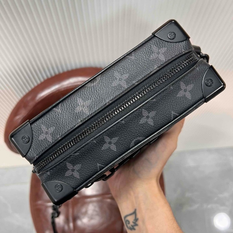 LV Soft trunk 最熱門的小號黑武士黑花軟盒子鏈條包斜背包肩背包-6