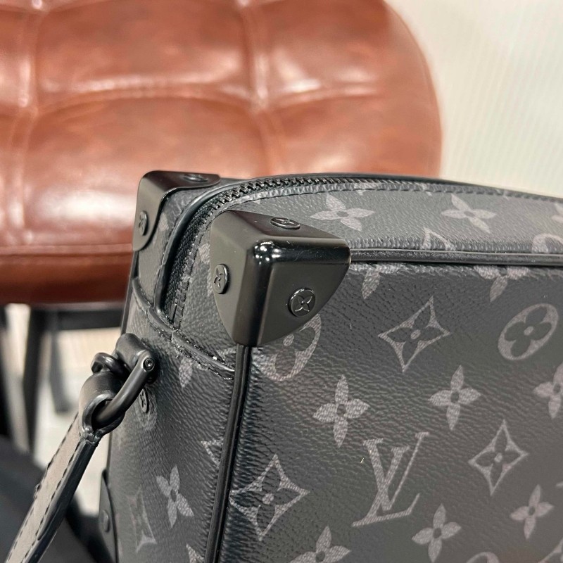 LV Soft trunk 最熱門的小號黑武士黑花軟盒子鏈條包斜背包肩背包-11