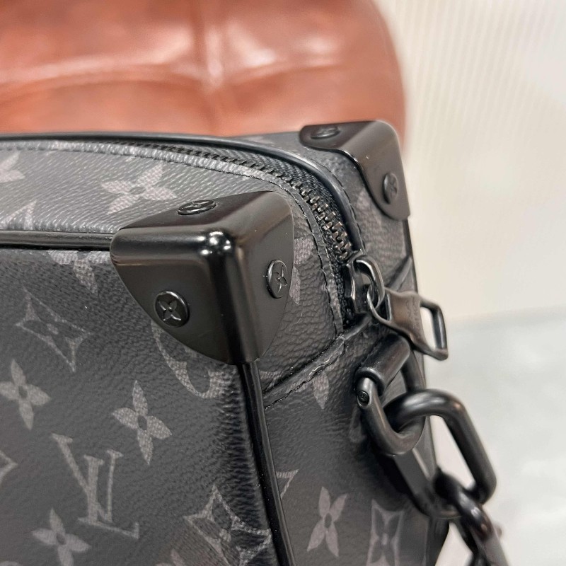 LV Soft trunk 最熱門的小號黑武士黑花軟盒子鏈條包斜背包肩背包-12