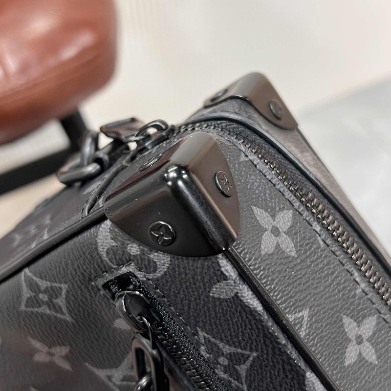 LV Soft trunk 最熱門的小號黑武士黑花軟盒子鏈條包斜背包肩背包-13