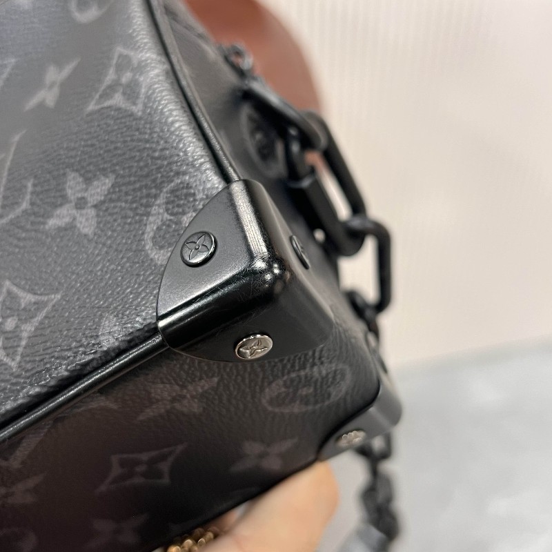 LV Soft trunk 最熱門的小號黑武士黑花軟盒子鏈條包斜背包肩背包-16