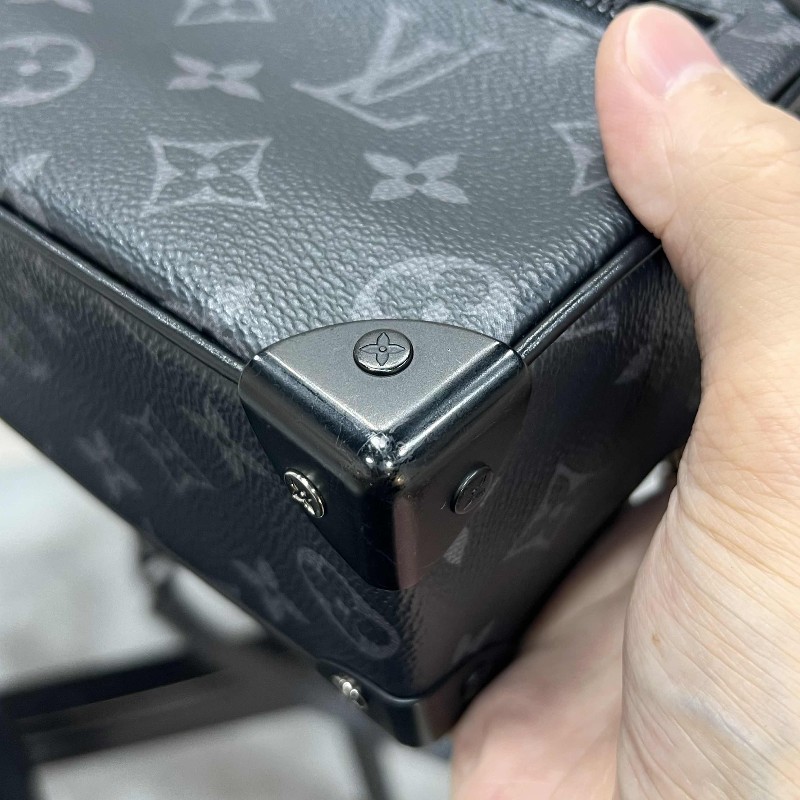 LV Soft trunk 最熱門的小號黑武士黑花軟盒子鏈條包斜背包肩背包-18