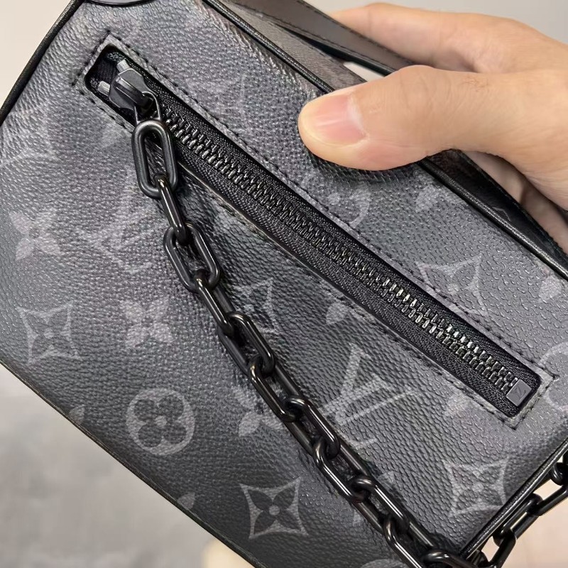 LV Soft trunk 最熱門的小號黑武士黑花軟盒子鏈條包斜背包肩背包-26