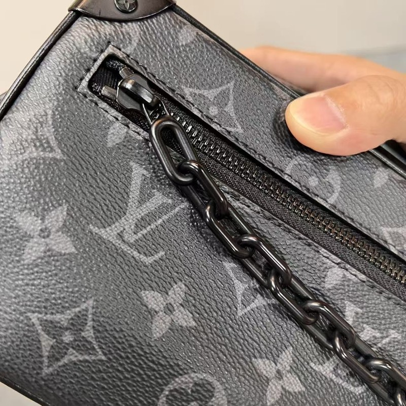 LV Soft trunk 最熱門的小號黑武士黑花軟盒子鏈條包斜背包肩背包-27