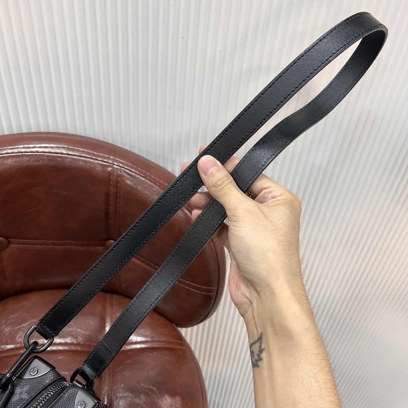 LV Soft trunk 最熱門的小號黑武士黑花軟盒子鏈條包斜背包肩背包-31