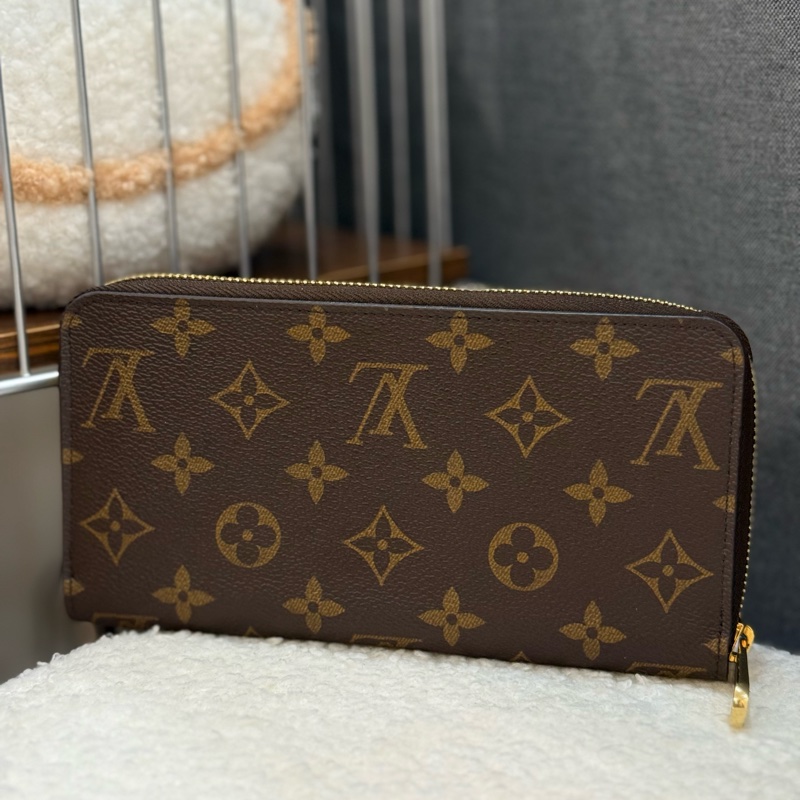 （情人節限量款 💗）Lv愛情鳥老花拉鍊長夾-1