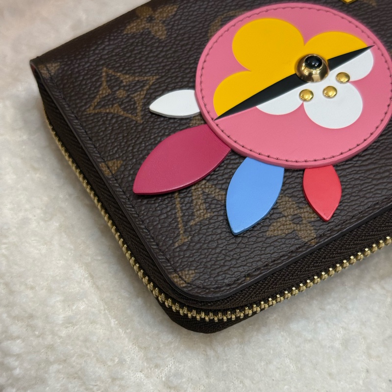 （情人節限量款 💗）Lv愛情鳥老花拉鍊長夾-12