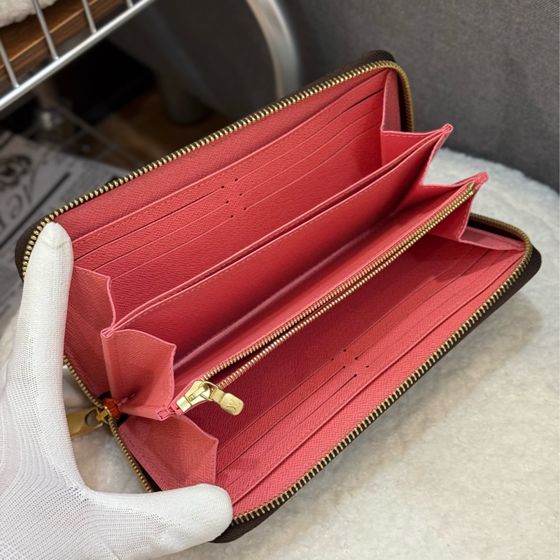 （情人節限量款 💗）Lv愛情鳥老花拉鍊長夾-15