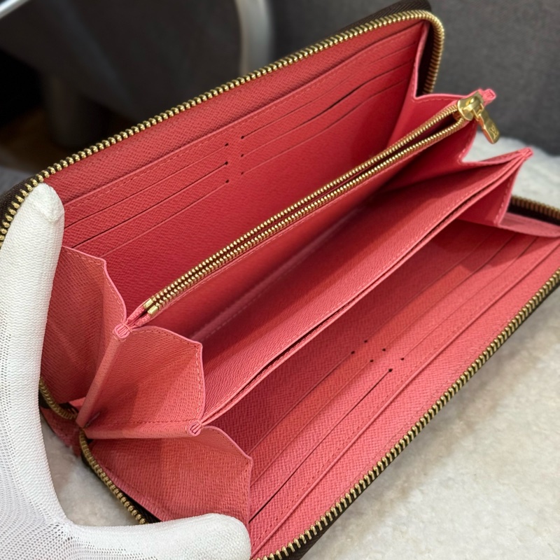 （情人節限量款 💗）Lv愛情鳥老花拉鍊長夾-16