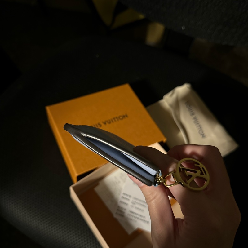 Lv Romy系列寶寶藍卡夾零錢包、短夾-8