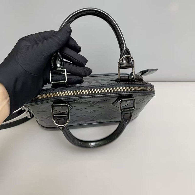 LV路易威登Alma bb黑色漆皮貝殼包手提包肩背包-5
