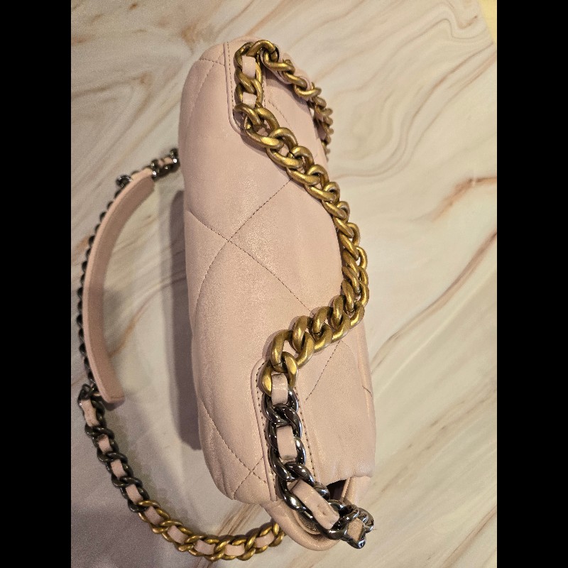 Chanel 19 口蓋包櫻花粉淺粉色26cm晶片款-1