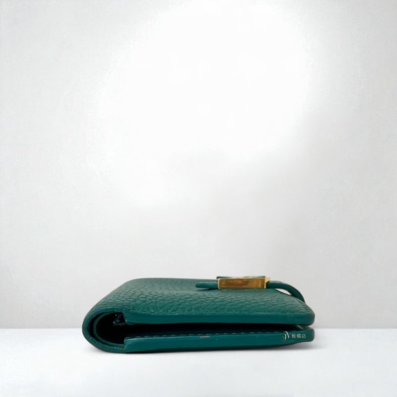 LV皮夾 LV 綠色荔枝皮配金扣直式短夾M2198-1