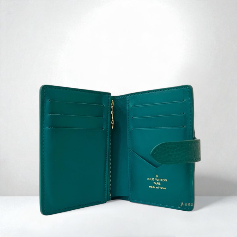 LV皮夾 LV 綠色荔枝皮配金扣直式短夾M2198-6