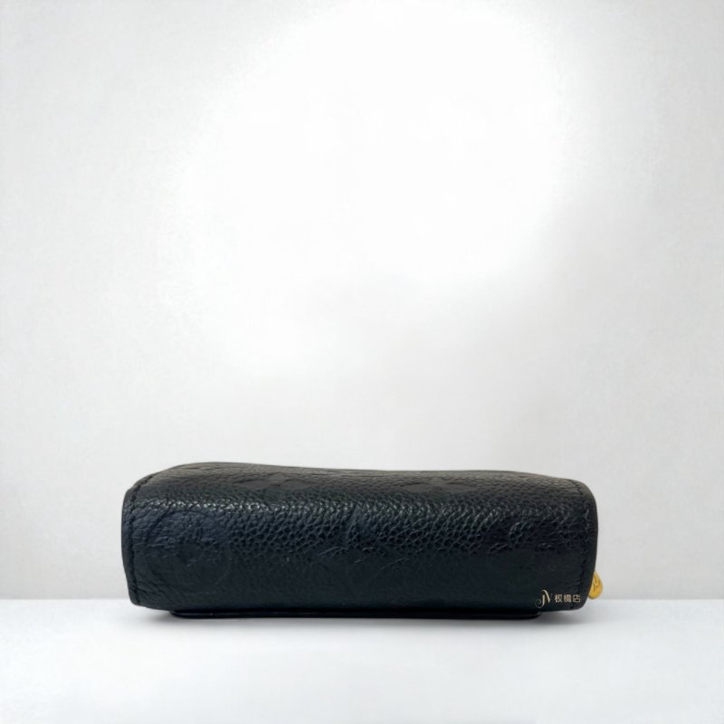 LV皮夾 黑色牛皮壓紋clea對開短夾M80151-4