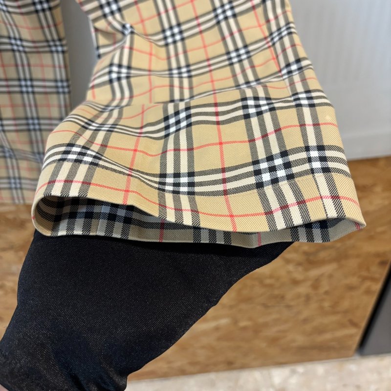 【美收精品】BURBERRY 茶色格紋長褲 4-189【隔月月中將轉賣至日本 上架期限30天】-5