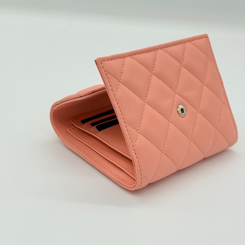 【全新品♥️配件全】Chanel 香奈兒  Classic 經典口蓋 粉橘色🦞 羊皮 菱格紋 三折 中短夾-4