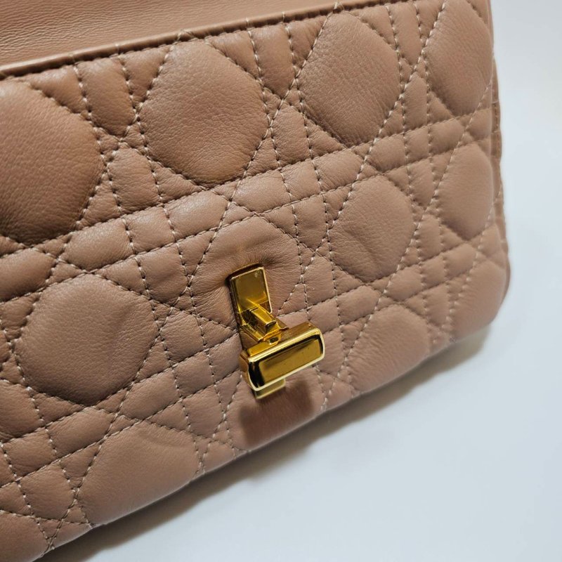 Dior 胭脂粉牛皮Caro小號肩斜背包M9241UWHC-7