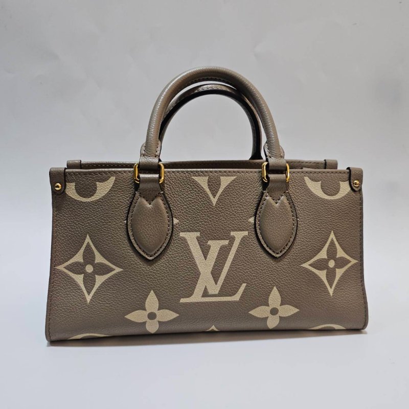 LV 斑鳩灰牛皮壓紋OnTheGoEastWest金釦手提肩斜背包M23641-1