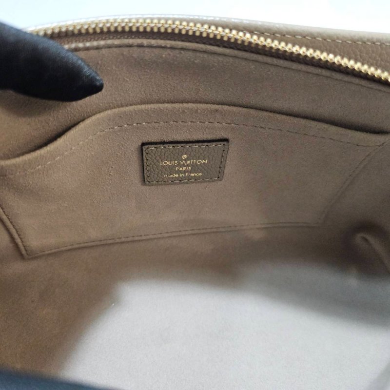 LV 斑鳩灰牛皮壓紋OnTheGoEastWest金釦手提肩斜背包M23641-8