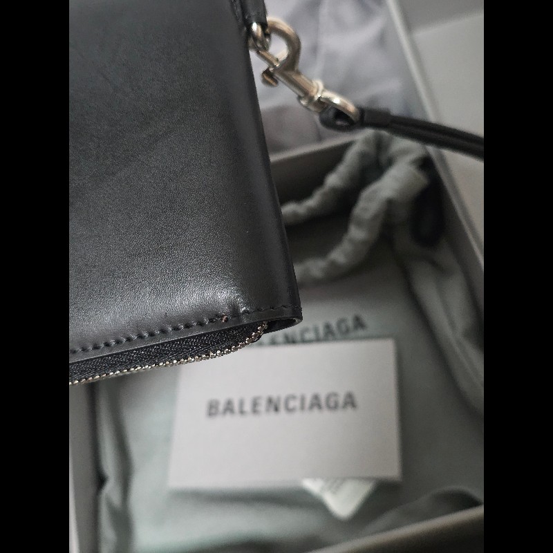 [全新]Balenciaga 巴黎世家 黑色拉鍊短夾附掛繩-2
