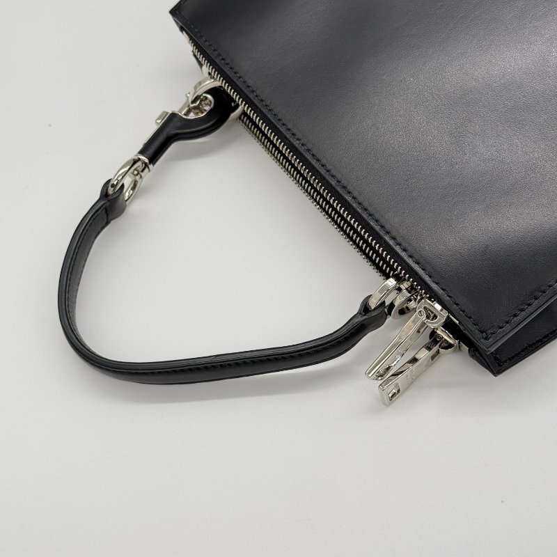 【CP 精選🌟小編推薦】Prada 普拉達 Saffiano 黑色 牛皮 銀扣 肩背袋 肩帶小包（可以拆卸）三合一 斜挎包 單肩包 手提包-11