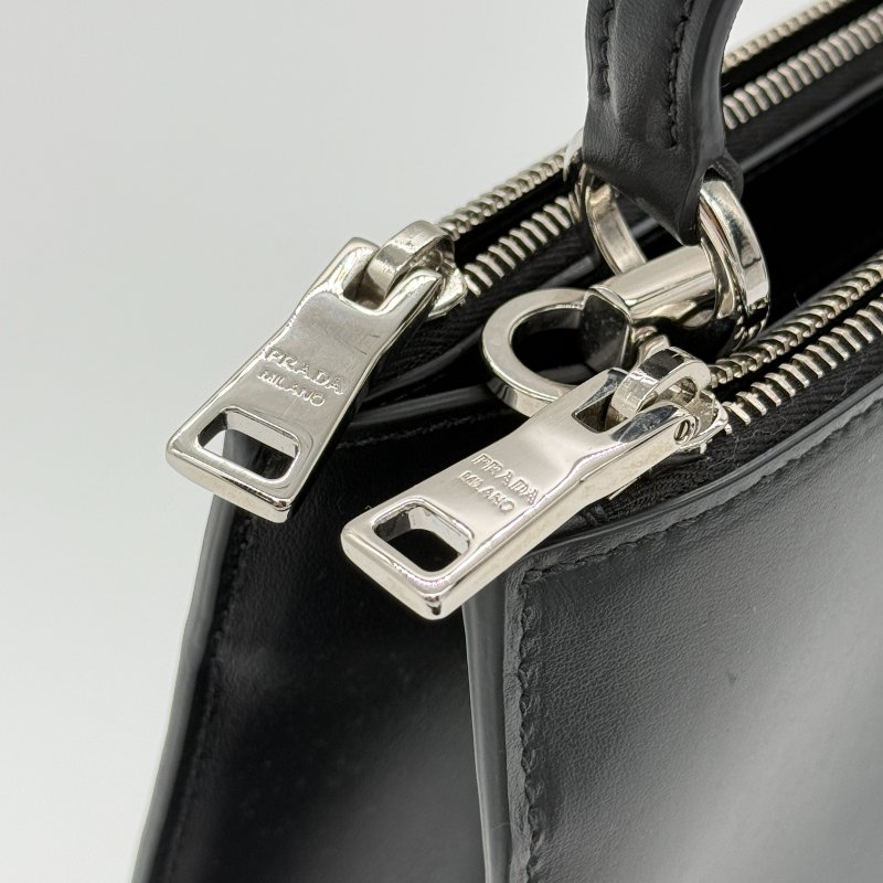 【CP 精選🌟小編推薦】Prada 普拉達 Saffiano 黑色 牛皮 銀扣 肩背袋 肩帶小包（可以拆卸）三合一 斜挎包 單肩包 手提包-14