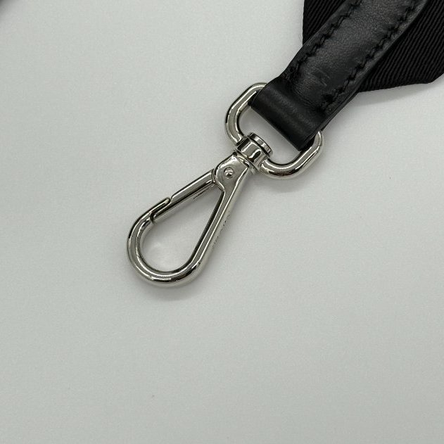 【CP 精選🌟小編推薦】Prada 普拉達 Saffiano 黑色 牛皮 銀扣 肩背袋 肩帶小包（可以拆卸）三合一 斜挎包 單肩包 手提包-17