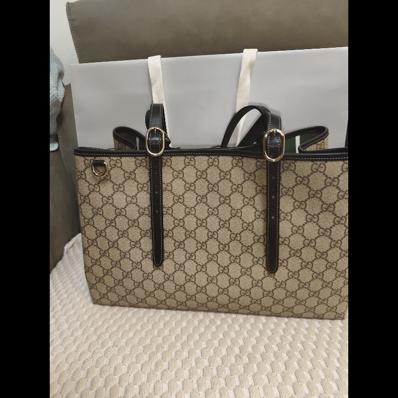 Gucci新款GG Emblem 系列手提肩包-1