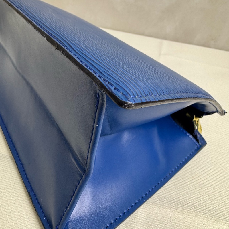 Louis Vuitton Epi 皮革手拿包-11