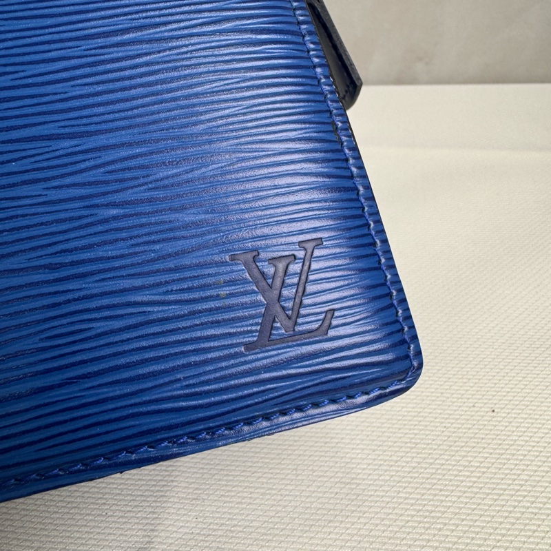Louis Vuitton Epi 皮革手拿包-12