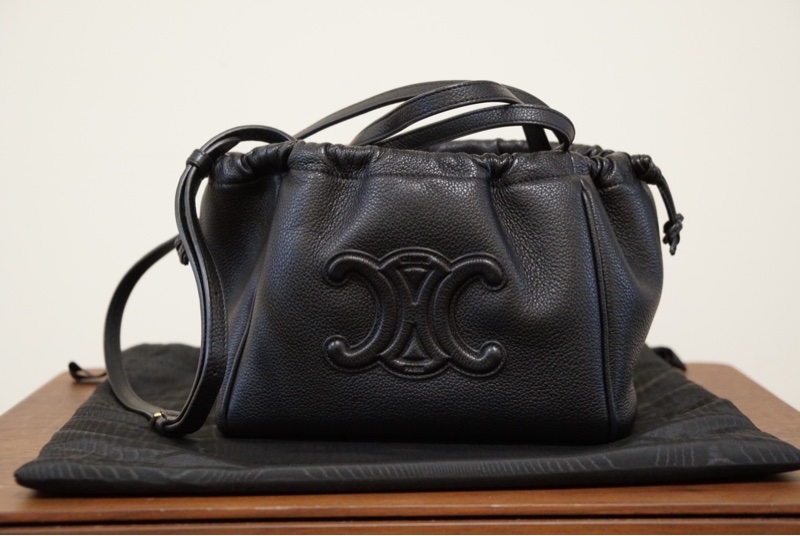 Celine Cuir Triomphe 黑色浮雕凱旋門logo 托特包 small-8