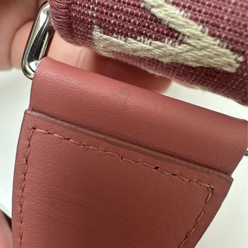 LOEWE Mini Gate 粉色馬鞍包 斜肩包-8