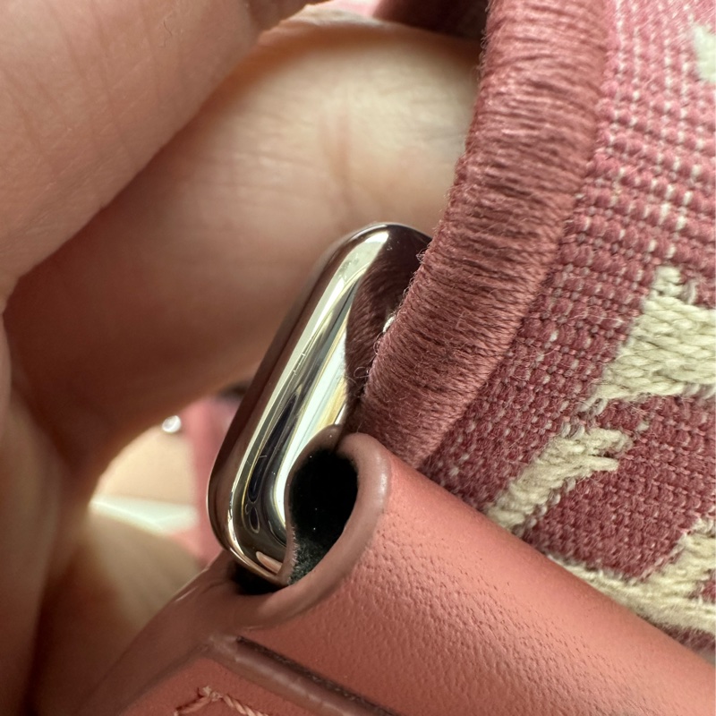 LOEWE Mini Gate 粉色馬鞍包 斜肩包-13