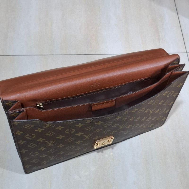 LV 公事包-32