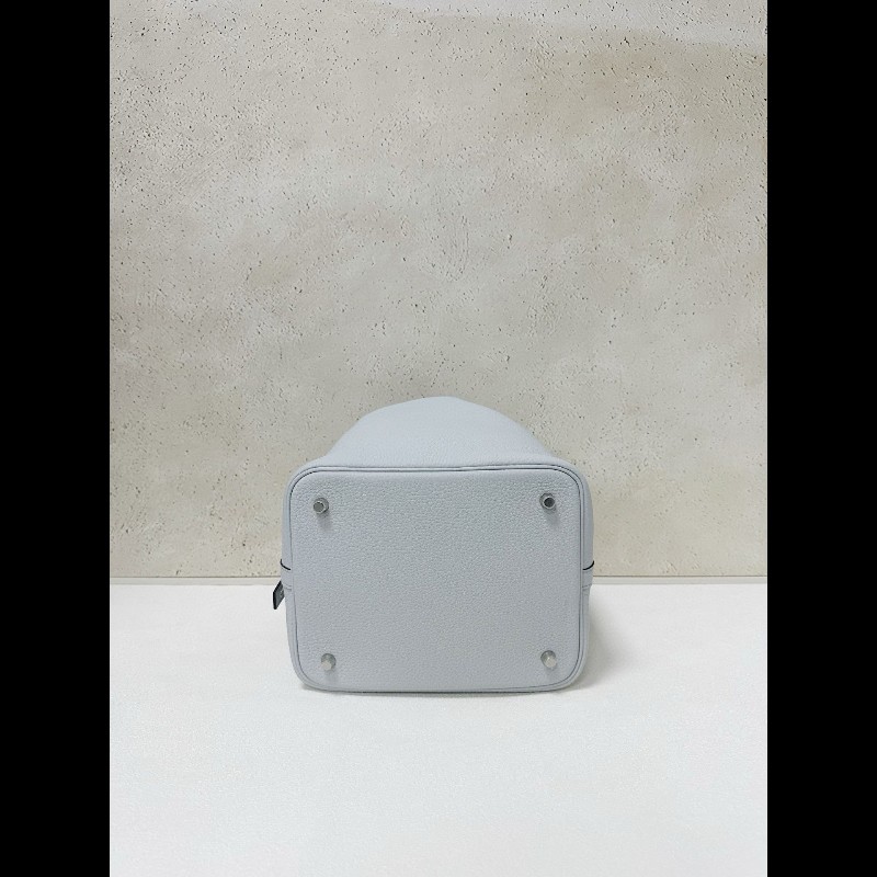 Hermes picotin 22 
聖杯藍銀扣-4