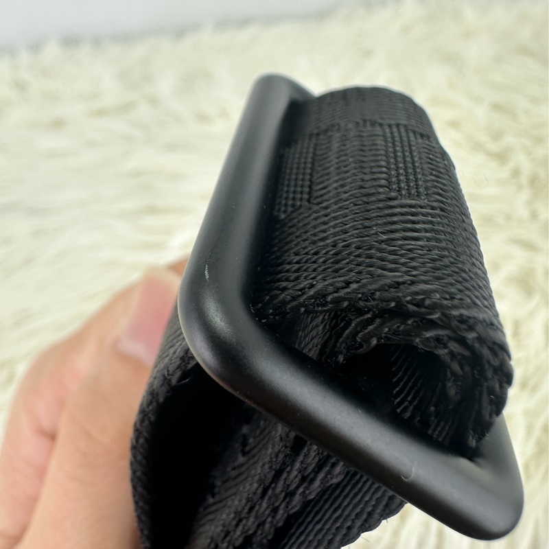 LV Gaston Wearable 2 in 1 黑色真皮壓紋斜肩包 晶片款-13