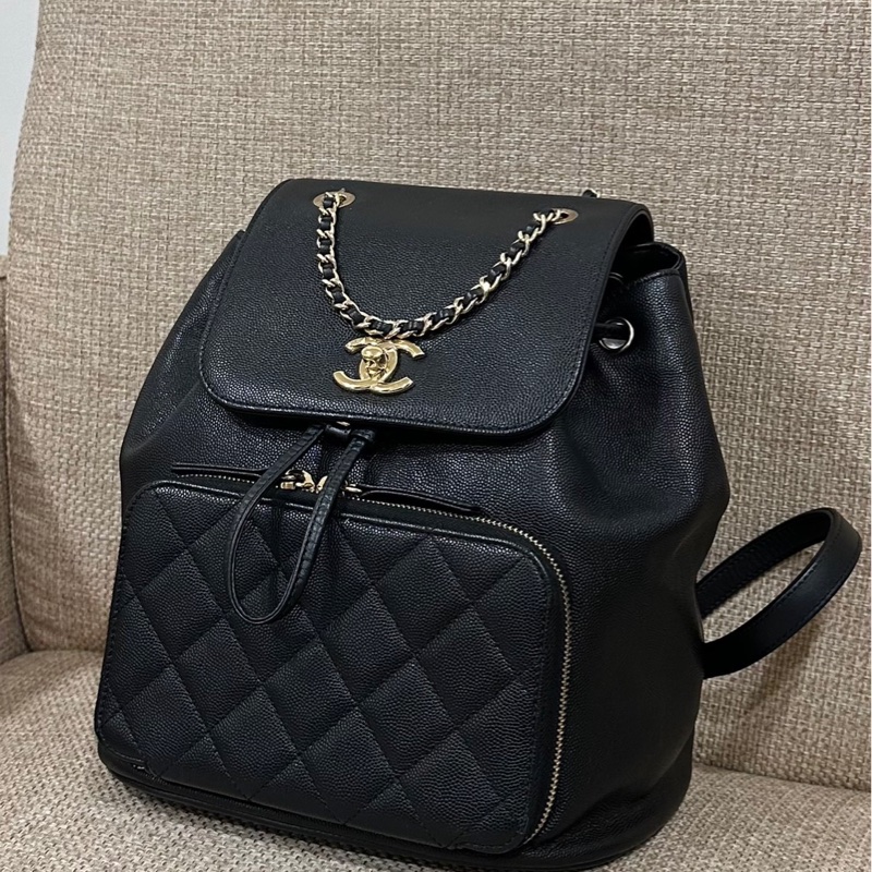 🌟Jennie同款🌟Chanel 黑荔枝牛皮金釦下蓋束口後背包-2
