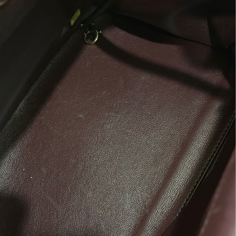 🌟Jennie同款🌟Chanel 黑荔枝牛皮金釦下蓋束口後背包-11