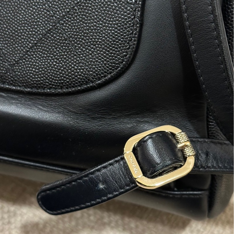 🌟Jennie同款🌟Chanel 黑荔枝牛皮金釦下蓋束口後背包-13