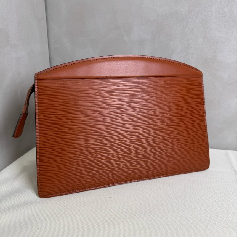 Louis Vuitton Epi棕色手拿包-4