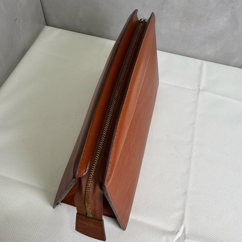 Louis Vuitton Epi棕色手拿包-5