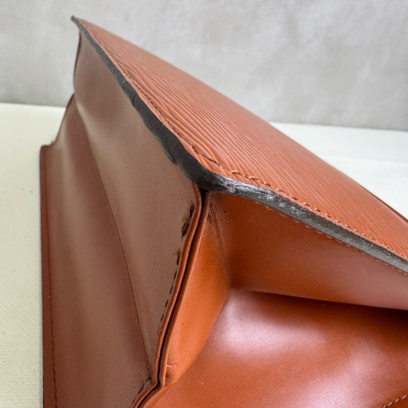 Louis Vuitton Epi棕色手拿包-10