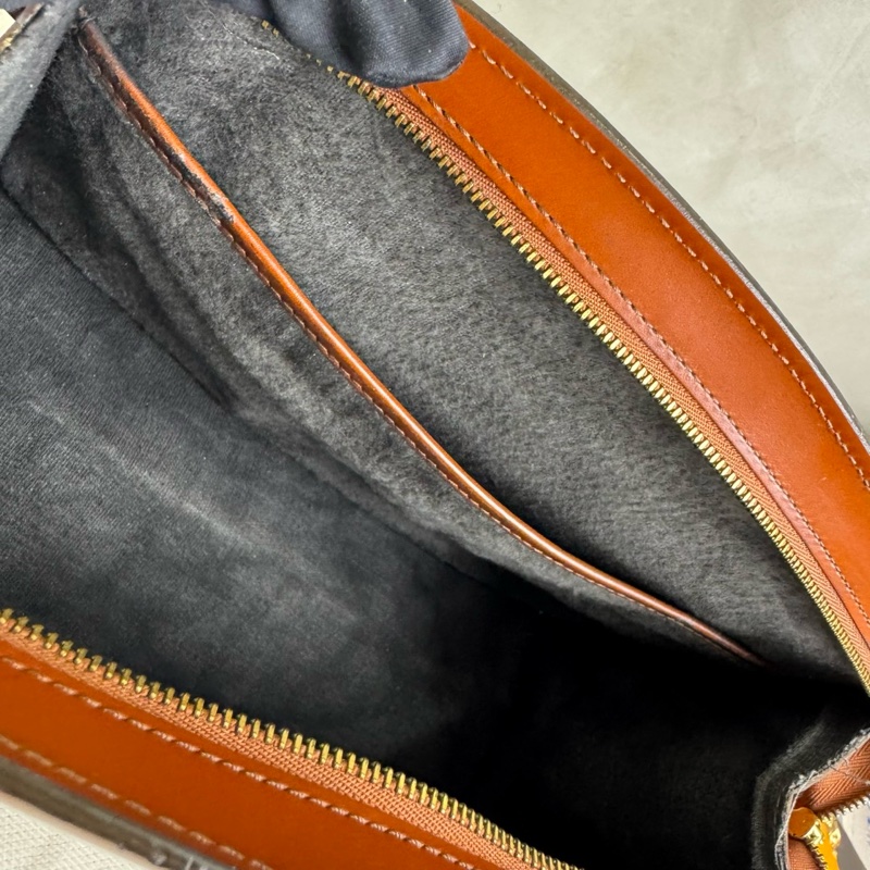 Louis Vuitton Epi棕色手拿包-14